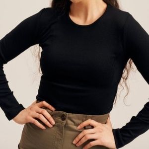 KOTN black fitted crew neck long sleeve